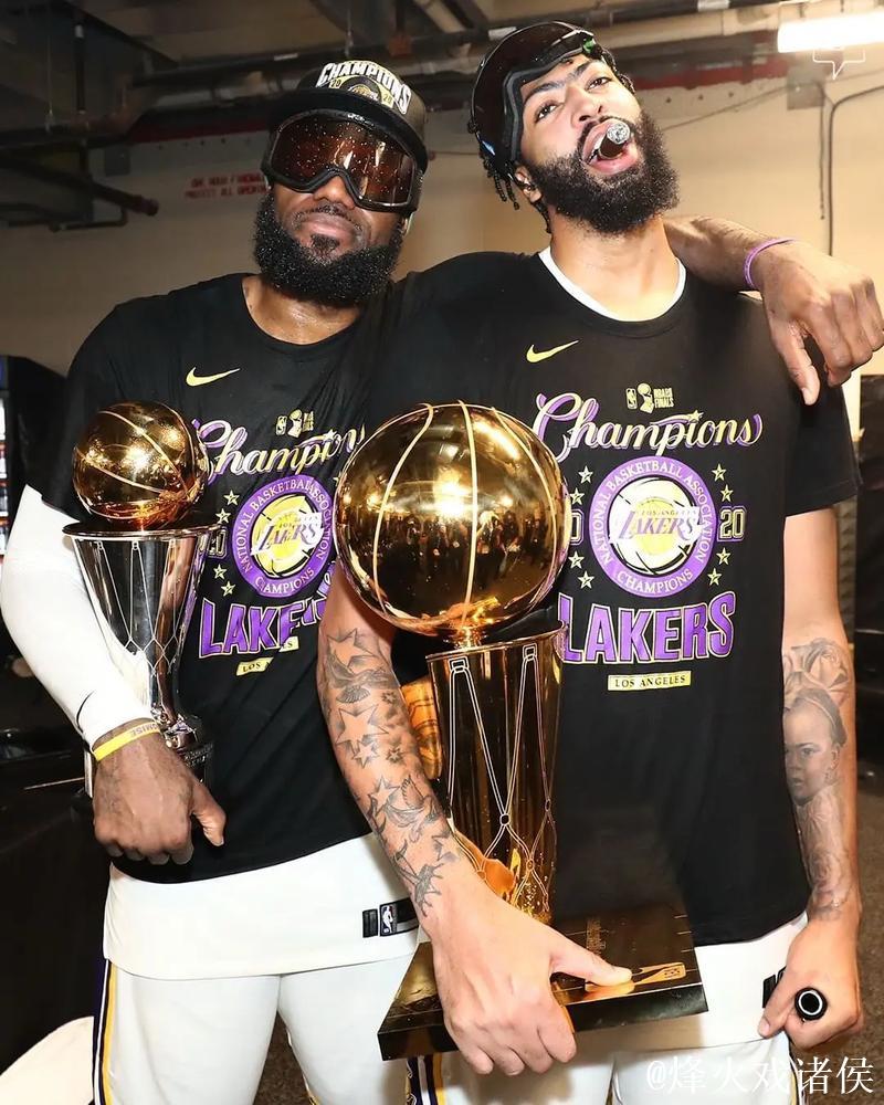 詹姆斯32+14+10浓眉31+9 湖人力克国王喜迎三连胜