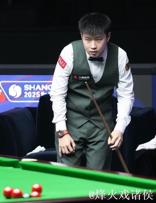 斯诺克上海大师赛：赵心童6-2获胜 下一轮挑战丁俊晖